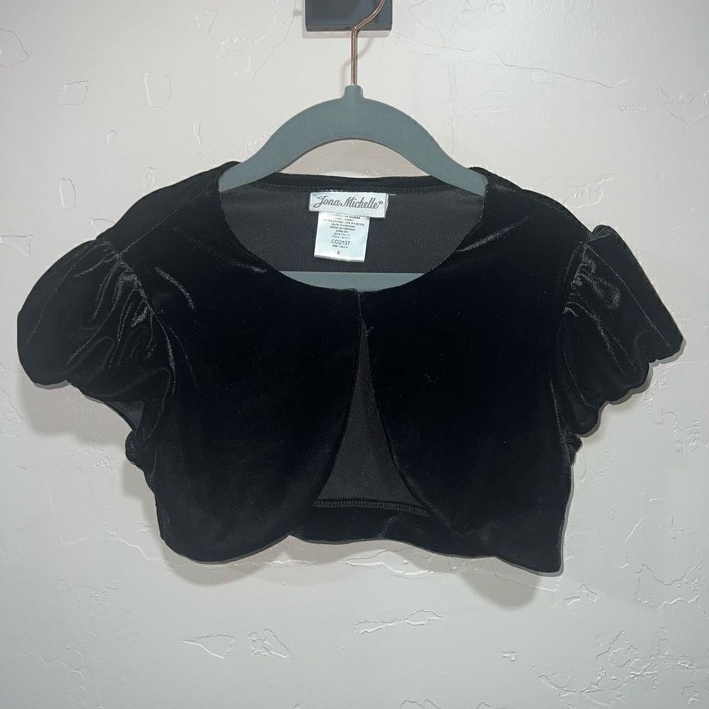Jona Michelle Girls Black Special Occasion Shrug, Velvet Feel Size 6, Cover-up